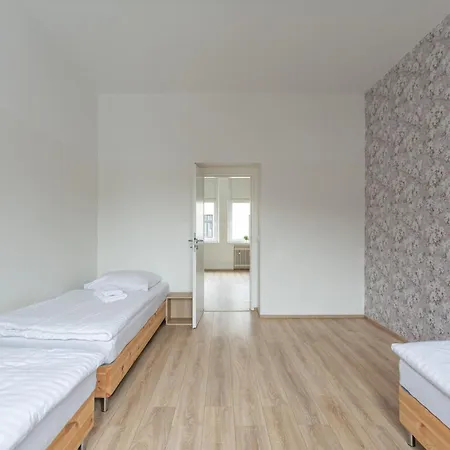 T&k - 20 Min To Messe Dus クレーフェルト