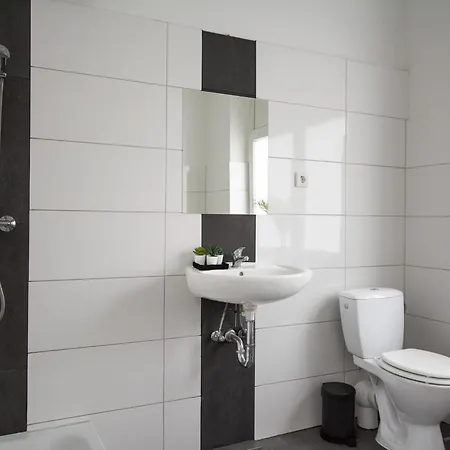 T&k - 20 Min To Messe Dus * クレーフェルト