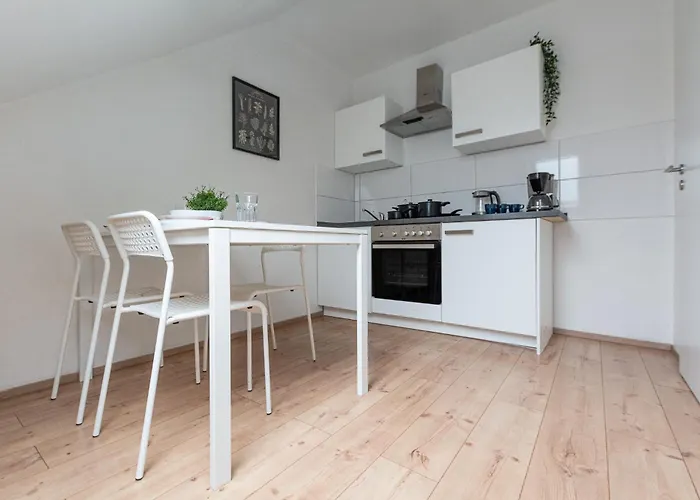 T&k - 20 Min To Messe Dus * 克雷费尔德